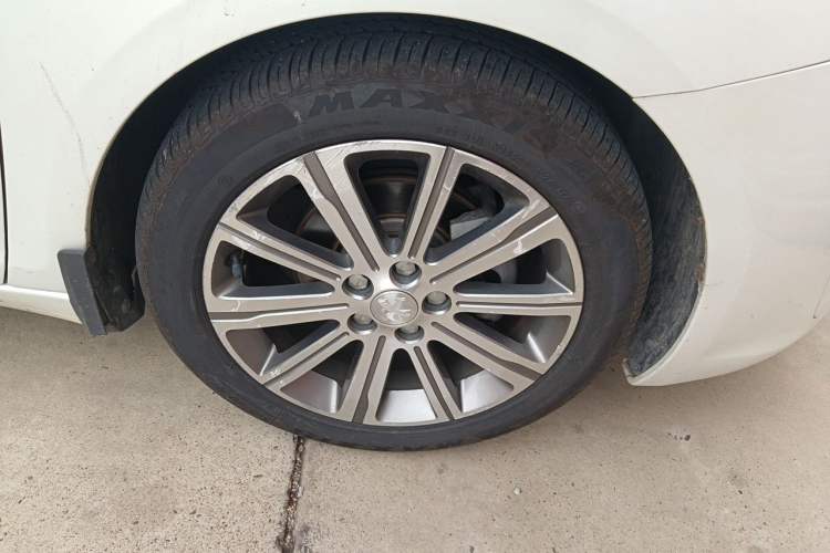 Used Peugeot 408 2014 1.8L Automatic Luxury Edition Right Front Wheel Hub