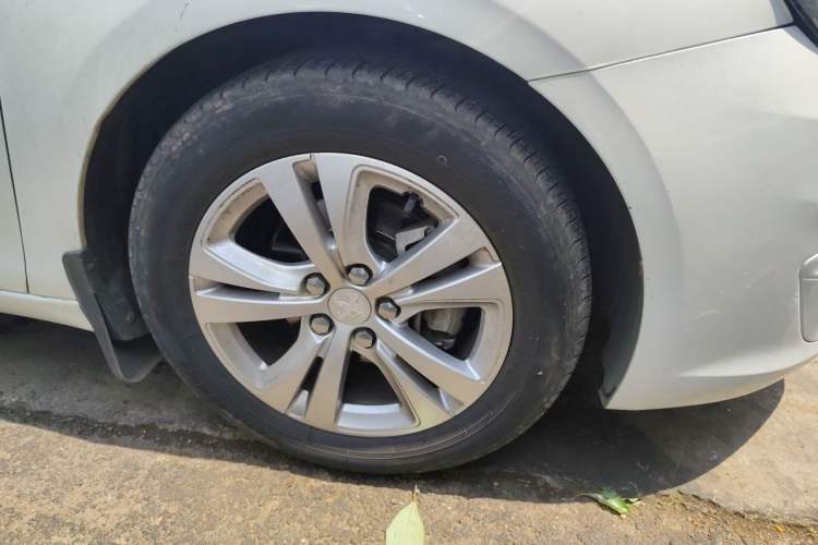 Used Peugeot 408 2014 1.8L Manual Leading Edition Right Front Wheel Hub