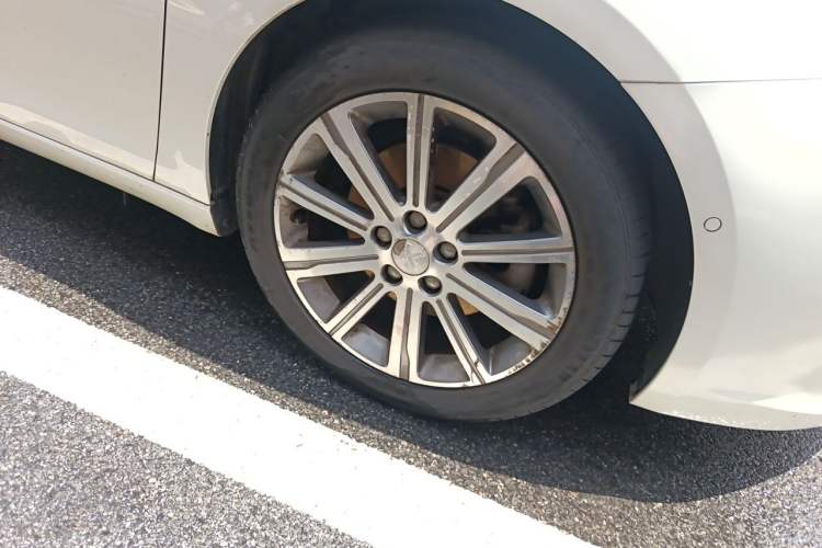 Used Peugeot 408 2014 1.6T Automatic Supreme Edition Right Front Wheel Hub