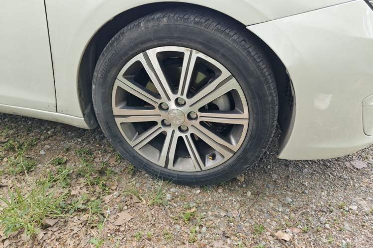 Used Peugeot 408 2014 1.6T Automatic Prestige Edition Right Front Wheel Hub