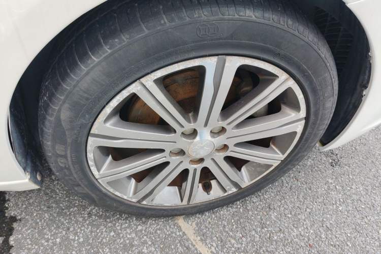 Used Peugeot 408 2014 1.6T Automatic Prestige Edition Right Front Wheel Hub