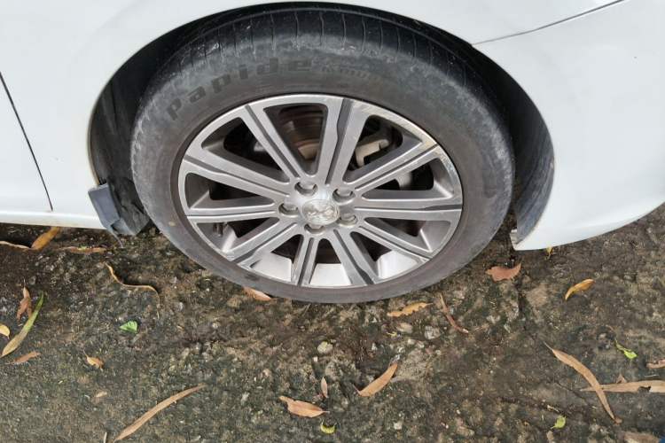Used Peugeot 408 2014 1.8L Automatic Luxury Edition Right Front Wheel Hub