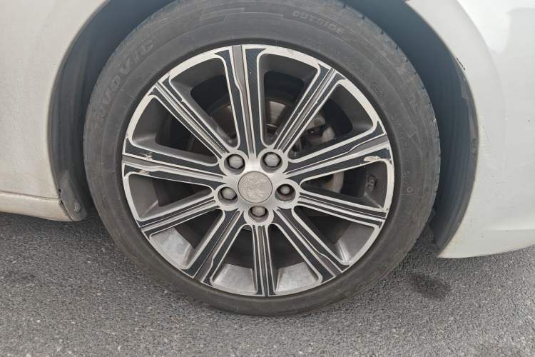 Used Peugeot 408 2014 1.8L Automatic Luxury Edition Right Front Wheel Hub