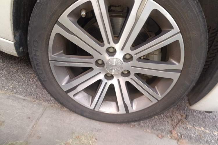 Used Peugeot 408 2014 1.6T Automatic Supreme Edition Right Front Wheel Hub