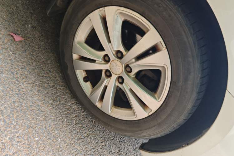 Used Peugeot 408 2014 1.8L Manual Leading Edition Right Front Wheel Hub