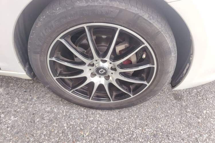 Used Peugeot 408 2014 1.8L Automatic Luxury Edition Right Front Wheel Hub