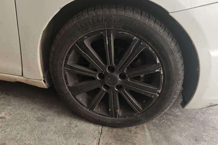 Used Peugeot 408 2014 1.8L Automatic Luxury Edition Right Front Wheel Hub
