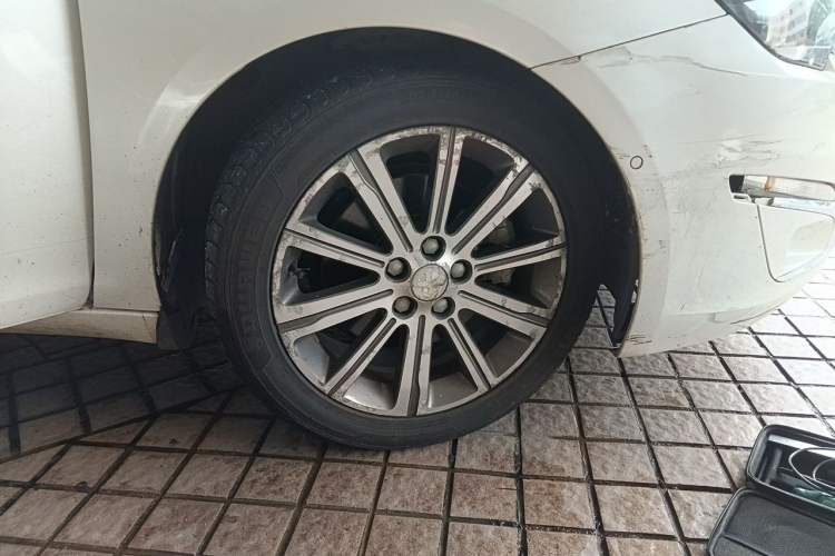 Used Peugeot 408 2014 1.6T Automatic Supreme Edition Right Front Wheel Hub
