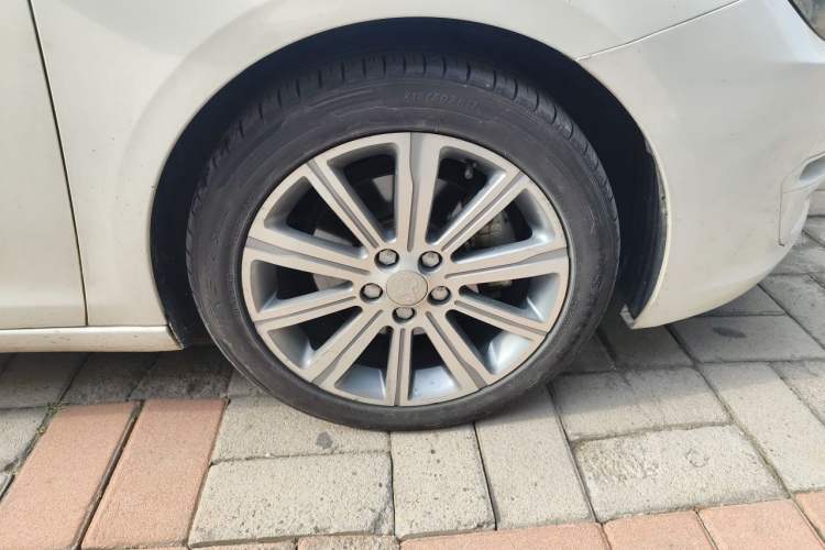 Used Peugeot 408 2014 1.6T Automatic Prestige Edition Right Front Wheel Hub