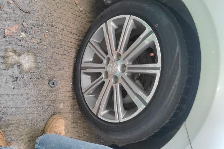 Used Peugeot 408 2014 1.8L Automatic Luxury Edition Right Front Wheel Hub