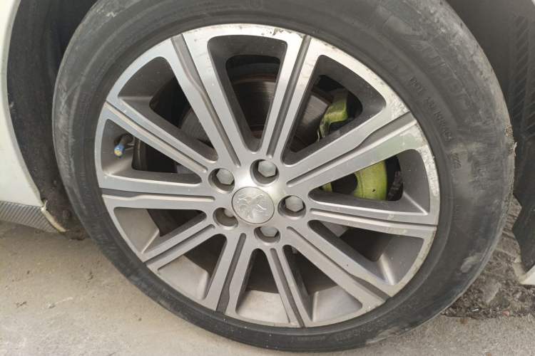 Used Peugeot 408 2014 1.6T Automatic Supreme Edition Right Front Wheel Hub