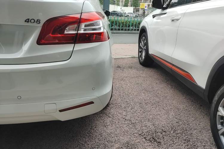 Used Peugeot 408 2014 1.8L Automatic Luxury Edition Right Rear Taillight