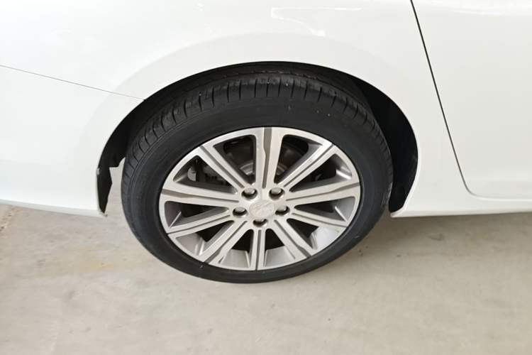 Used Peugeot 408 2014 1.8L Automatic Luxury Edition Right Rear Wheel Hub