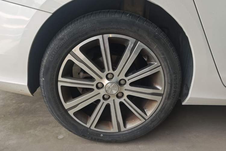 Used Peugeot 408 2014 1.8L Automatic Luxury Edition Right Rear Wheel Hub