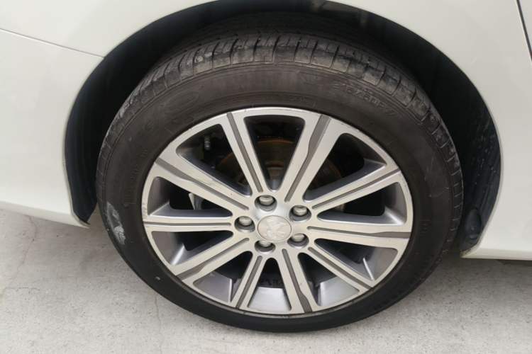 Used Peugeot 408 2014 1.8L Automatic Luxury Edition Right Rear Wheel Hub