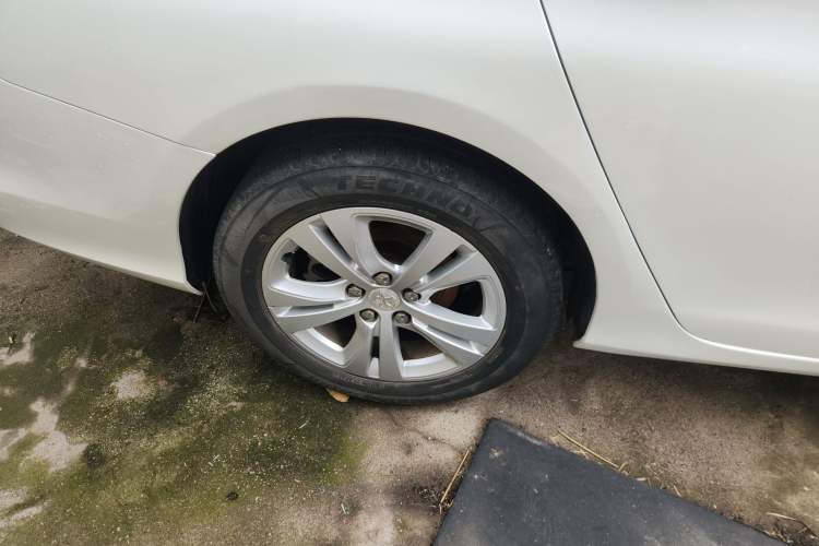 Used Peugeot 408 2014 1.8L Manual Leading Edition Right Rear Wheel Hub