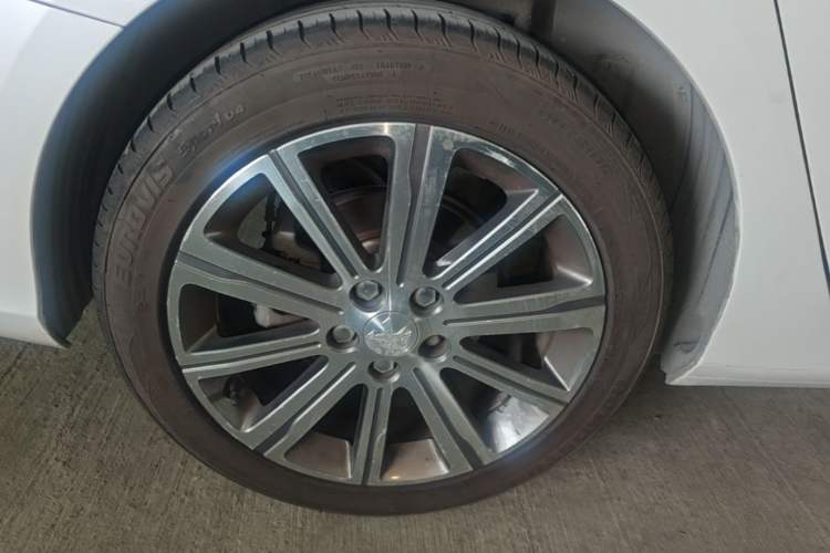 Used Peugeot 408 2014 1.8L Automatic Luxury Edition Right Rear Wheel Hub