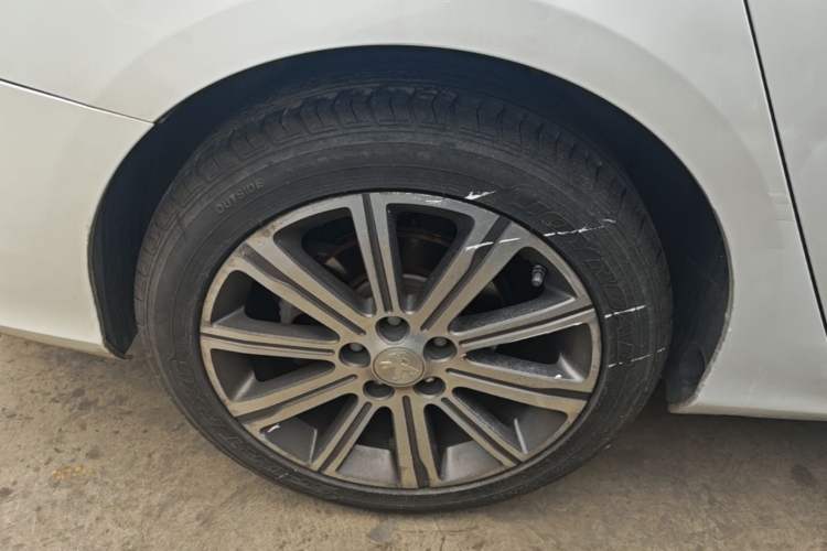 Used Peugeot 408 2014 1.8L Automatic Luxury Edition Right Rear Wheel Hub
