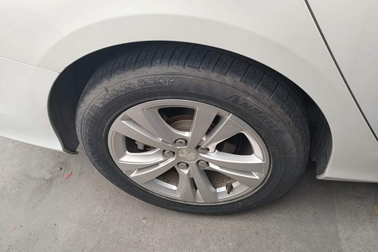 Used Peugeot 408 2014 1.8L Manual Leading Edition Right Rear Wheel Hub