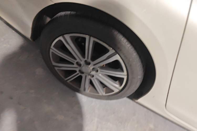 Used Peugeot 408 2014 1.8L Automatic Luxury Edition Right Rear Wheel Hub