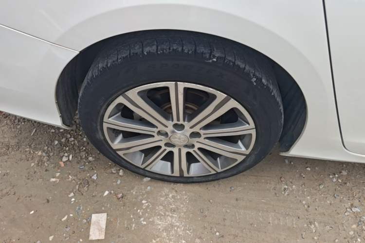 Used Peugeot 408 2014 1.8L Automatic Luxury Edition Right Rear Wheel Hub