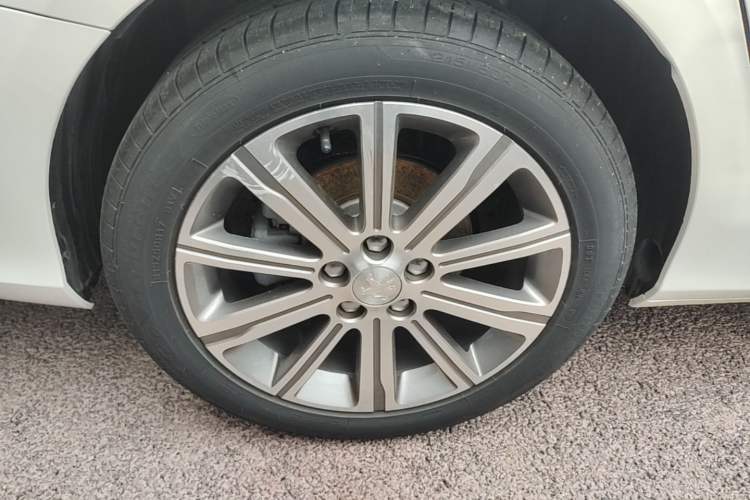 Used Peugeot 408 2014 1.8L Automatic Luxury Edition Right Rear Wheel Hub