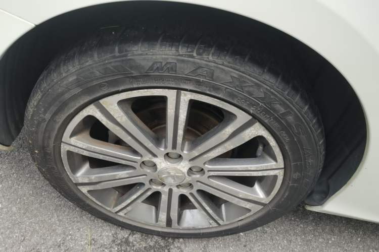 Used Peugeot 408 2014 1.8L Automatic Luxury Edition Right Rear Wheel Hub