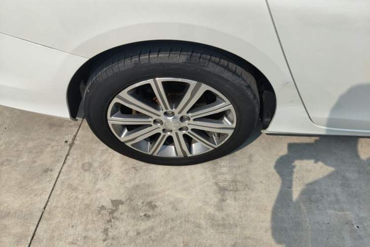 Used Peugeot 408 2014 1.8L Automatic Luxury Edition Right Rear Wheel Hub