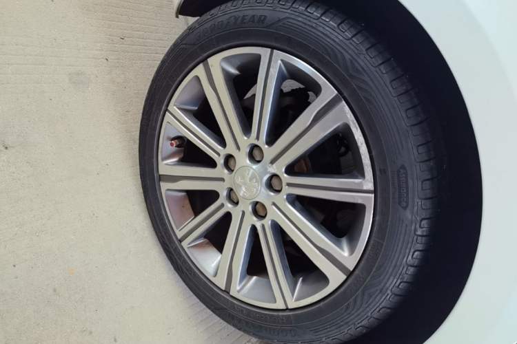 Used Peugeot 408 2014 1.8L Automatic Luxury Edition Right Rear Wheel Hub