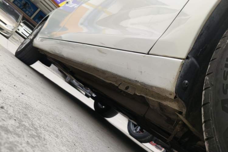 Used Peugeot 408 2014 1.8L Automatic Luxury Edition Right Side Sill