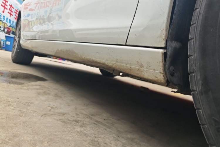 Used Peugeot 408 2014 1.8L Automatic Luxury Edition Right Side Sill