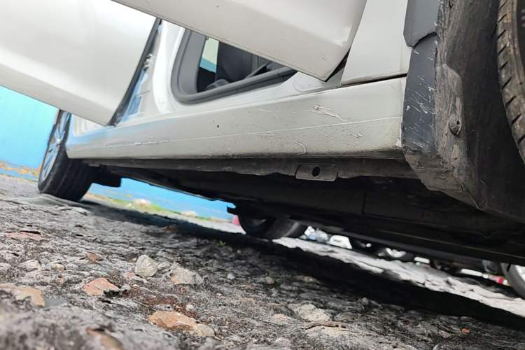 Used Peugeot 408 2014 1.8L Automatic Luxury Edition Right Side Sill