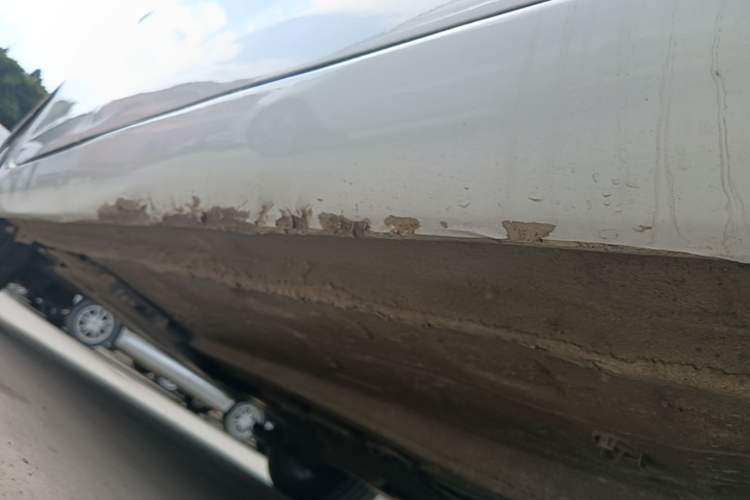 Used Peugeot 408 2014 1.8L Automatic Luxury Edition Right Side Sill