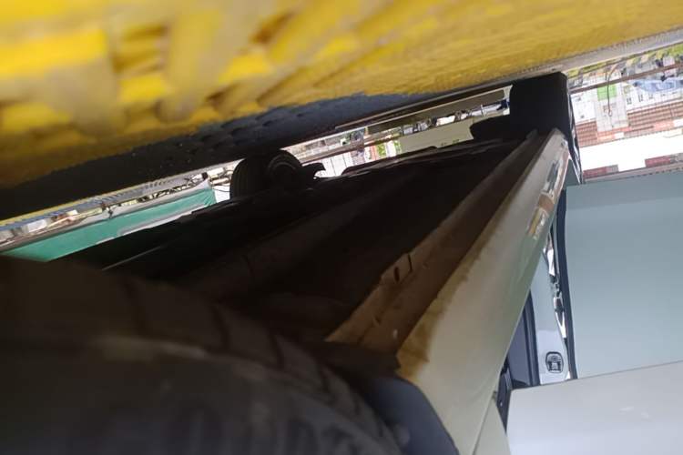 Used Peugeot 408 2014 1.8L Automatic Luxury Edition Right Side Sill