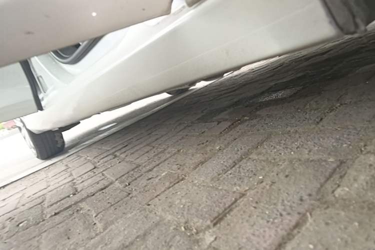 Used Peugeot 408 2014 1.8L Automatic Luxury Edition Right Side Sill