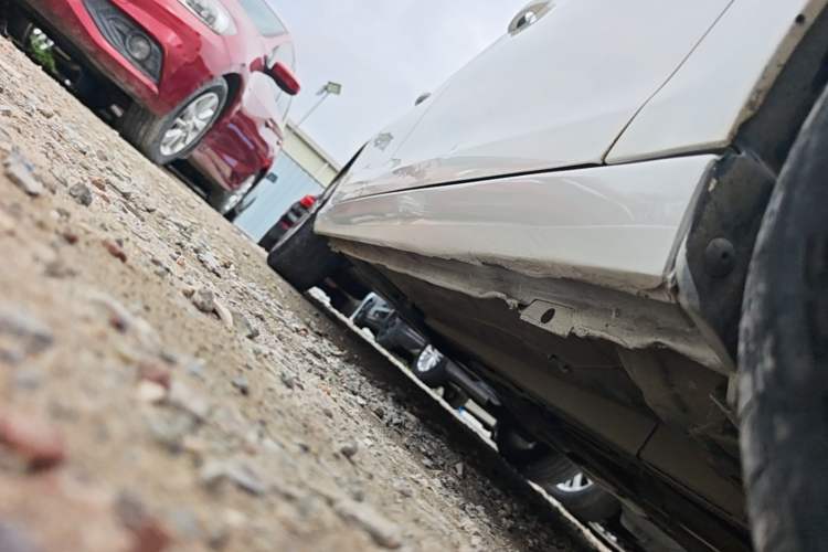 Used Peugeot 408 2014 1.8L Automatic Luxury Edition Right Side Sill