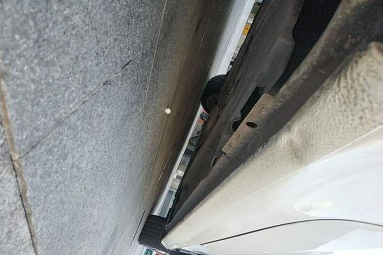 Used Peugeot 408 2014 1.8L Automatic Luxury Edition Right Side Sill