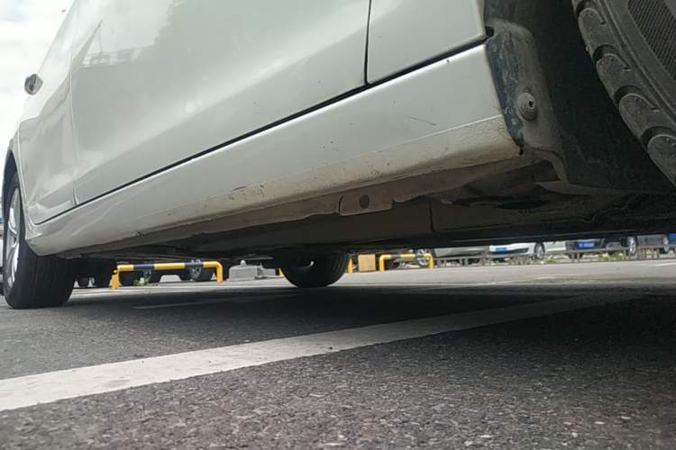 Used Peugeot 408 2014 1.8L Manual Leading Edition Right Side Sill