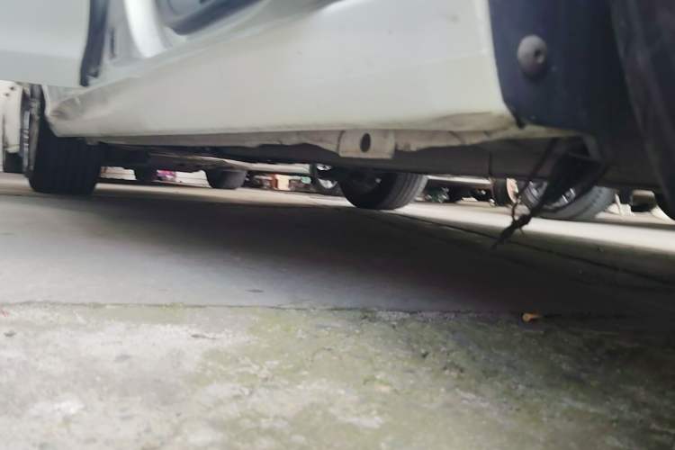Used Peugeot 408 2014 1.8L Automatic Luxury Edition Right Side Sill