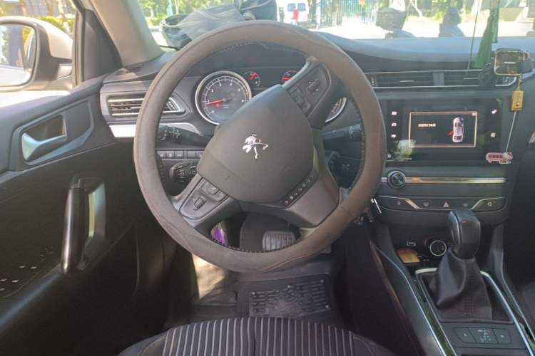 Used Peugeot 408 2014 1.8L Automatic Luxury Edition Steering Wheel