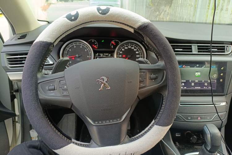 Used Peugeot 408 2014 1.6T Automatic Supreme Edition Steering Wheel