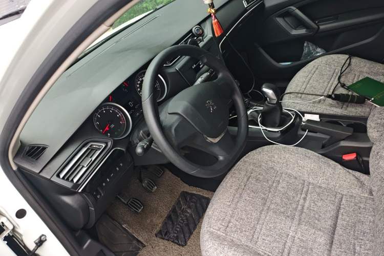Used Peugeot 408 2014 1.8L Manual Leading Edition Steering Wheel
