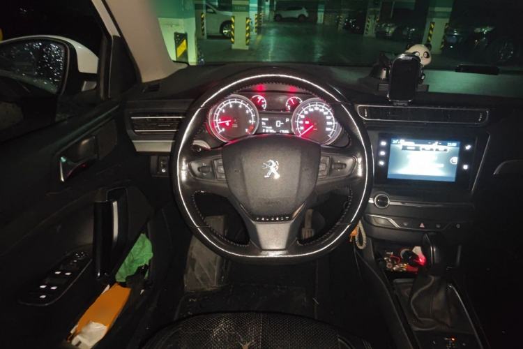 Used Peugeot 408 2014 1.8L Automatic Luxury Edition Steering Wheel
