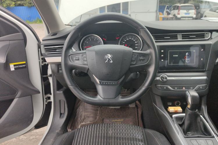 Used Peugeot 408 2014 1.8L Automatic Luxury Edition Steering Wheel