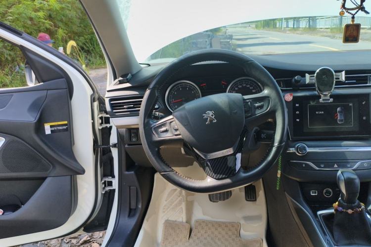 Used Peugeot 408 2014 1.8L Automatic Luxury Edition Steering Wheel