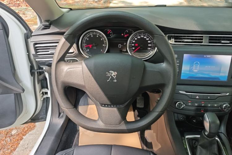 Used Peugeot 408 2014 1.8L Automatic Leading Edition Steering Wheel