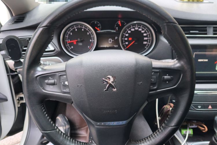 Used Peugeot 408 2014 1.8L Automatic Luxury Edition Steering Wheel