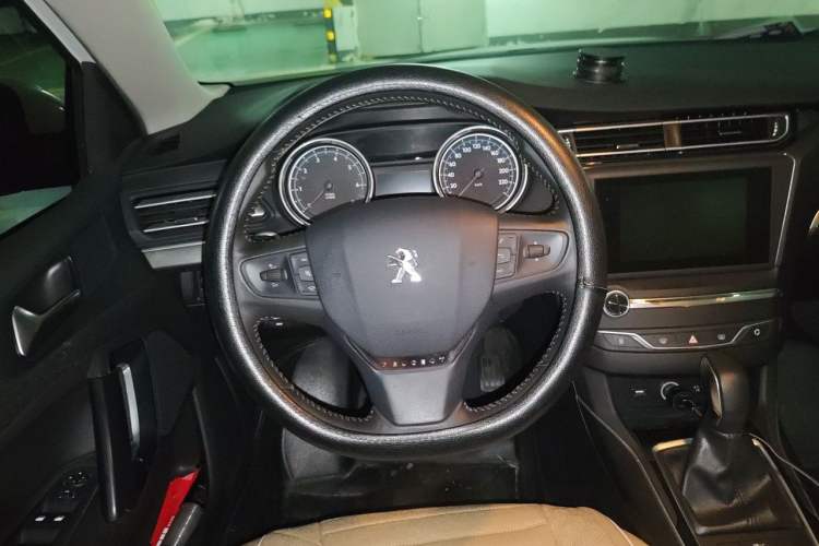 Used Peugeot 408 2014 1.8L Automatic Luxury Edition Steering Wheel