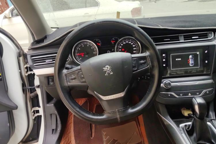 Used Peugeot 408 2014 1.8L Automatic Luxury Edition Steering Wheel