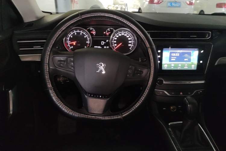 Used Peugeot 408 2014 1.8L Automatic Luxury Edition Steering Wheel